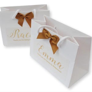 Bolsa de regalo personalizada con impresión en papel dorado, color blanco y cinta dorada, bolsas de regalo para regalos de boda