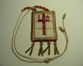 Flagge des Großen Rates, Mi'kmaq, Stachelschweinfedern, Perlen, Süßgras, Anhängerkette