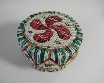 Porcupine Quill Birch Bark Round Box, lidded, Fyflot