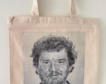 Bolso de mano con Pedro Pascal
