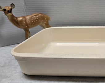 Tupperware Microwave 3 Quart Roaster Pan  #2340, Almond, Lifetime Guarantee, Quick Cooking, Brownies Lasagna Casserole