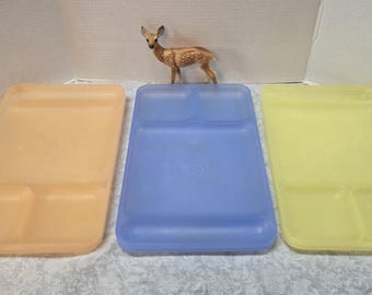 6 Vintage Tupperware Pastel Divided Tray Plates Retro Plastic Unbreakable Stackable Kids Picnic Potluck Lunch TV #1535, 6 pc Set