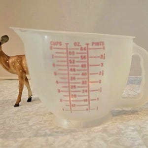 Vintage Tupperware Mix n Store Large Plastic Measuring Cup / Pitcher, #500-7, 2 Quart 8 Cup 2 litres, Grandmas Retro Kitchen USA