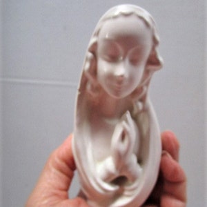 CHOICE Vintage Madonna Bust Figurine, Religious Catholic Church, Blessed Mother Mary, Holy Woman Figure, Home Shrine, Bisque or Porcelain image 7