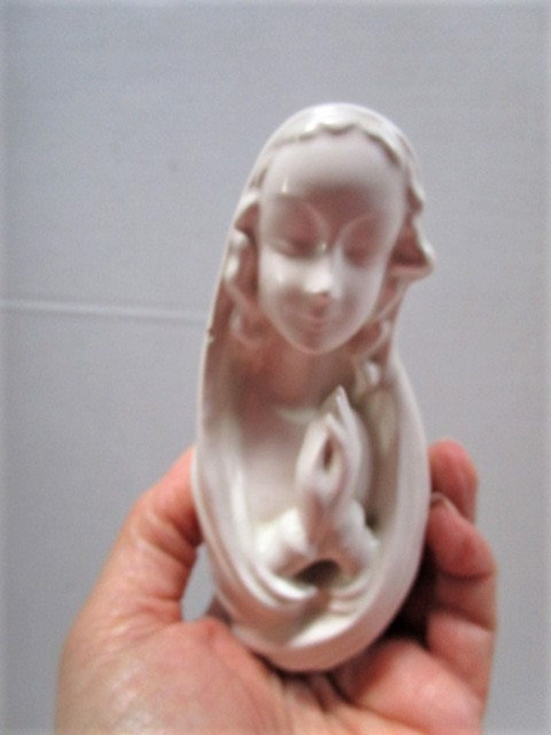 CHOICE Vintage Madonna Bust Figurine, Religious Catholic Church, Blessed Mother Mary, Holy Woman Figure, Home Shrine, Bisque or Porcelain Bild 7