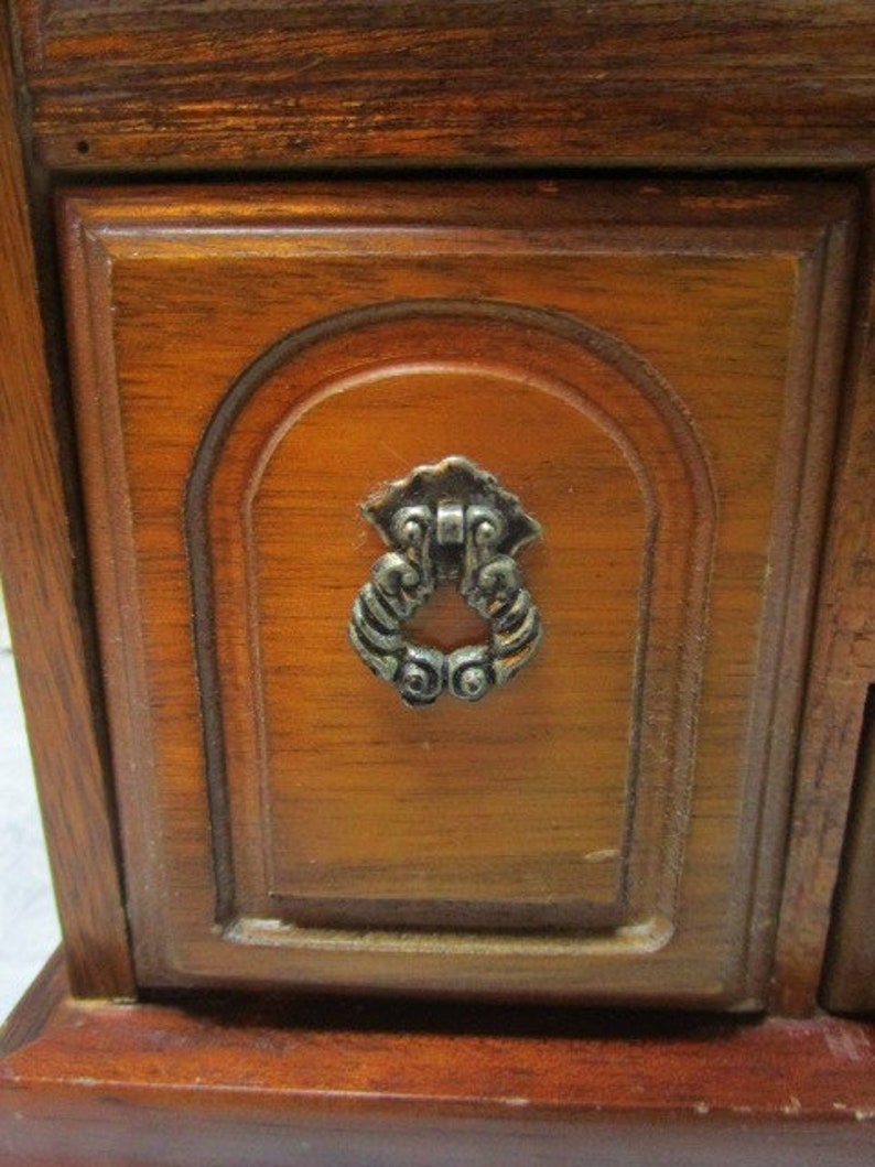 Beautiful Vintage Wood Chest Jewelry Box, Flip Up Lid w/ Mirror, 2 Pull Out Drawers, 2 Tip Out Ring Compartments, Boudoir, Dresser Organizer image 6