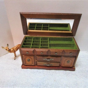 Beautiful Vintage Wood Chest Jewelry Box, Flip Up Lid w/ Mirror, 2 Pull Out Drawers, 2 Tip Out Ring Compartments, Boudoir, Dresser Organizer image 3