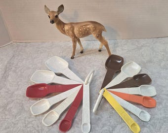 CHOICE 8 Pc SET Vintage Tupperware Measuring Spoons Mixed Red + Speckled White OR Brown, Yellow, Orange, Practical Space Saving Nesting