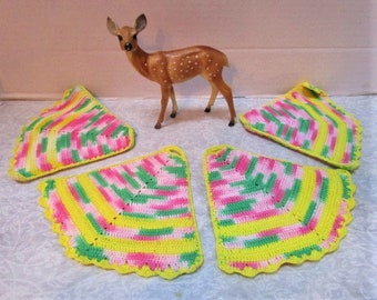 Vintage Handmade Crocheted Pastel Potholders / Hot Pads, Set of 4 Matching, Pristine Never Used Triangle, Grandma's Cottage Kitchen, New Old