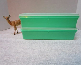 ONE Vintage Tupperware Celery Crisper #892 w/ Lid #893, Retro Jadeite Green Plastic, Vegetable Keeper Fresh Veggies, Healthy Snacks, Camping