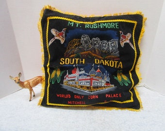 Vintage South Dakota Pillow Sham Tourist Souvenir, New Old Pillow Cover w/ Fringe, Man Cave Decor, Mt Rushmore, Corn Palace, Pheasants