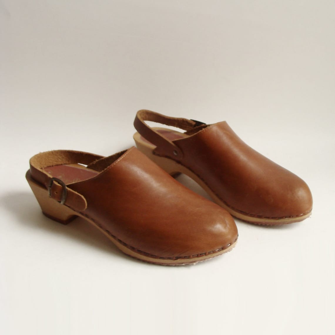 Shoes 7.5 / brown leather clogs / 80s 1980s leather clogs / Etsy