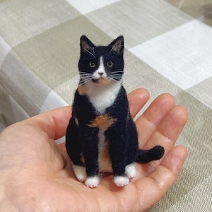 Custom Needle Felted Cat Sculpture, Handmade Wool Cat Figurine, 3D Wool Cat Portrait, Realistic Stuffed Cat Plush Replica, Pet Loss Memorial
