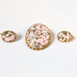 Vintage Oval Gold with Oval Pink,White, Brown and Gold Marbled Lucite  Brooch and Earrings set.