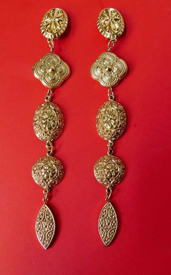 Rare 1928 Jewelry Gold Tone Shoulder Duster Earri… - image 4