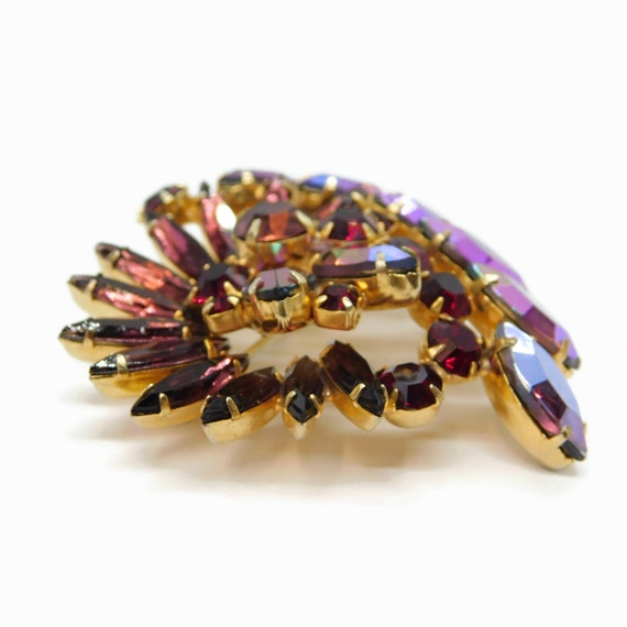 Fabulous Gold tone with  Amethyst Color, Red and … - image 4