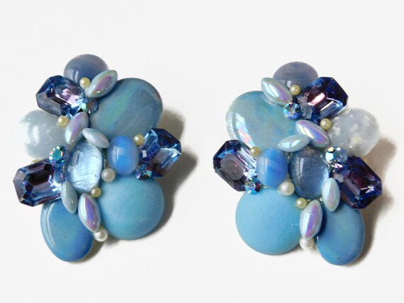 1980s Shades of Blue Chunky Acrylic Rhinestones E