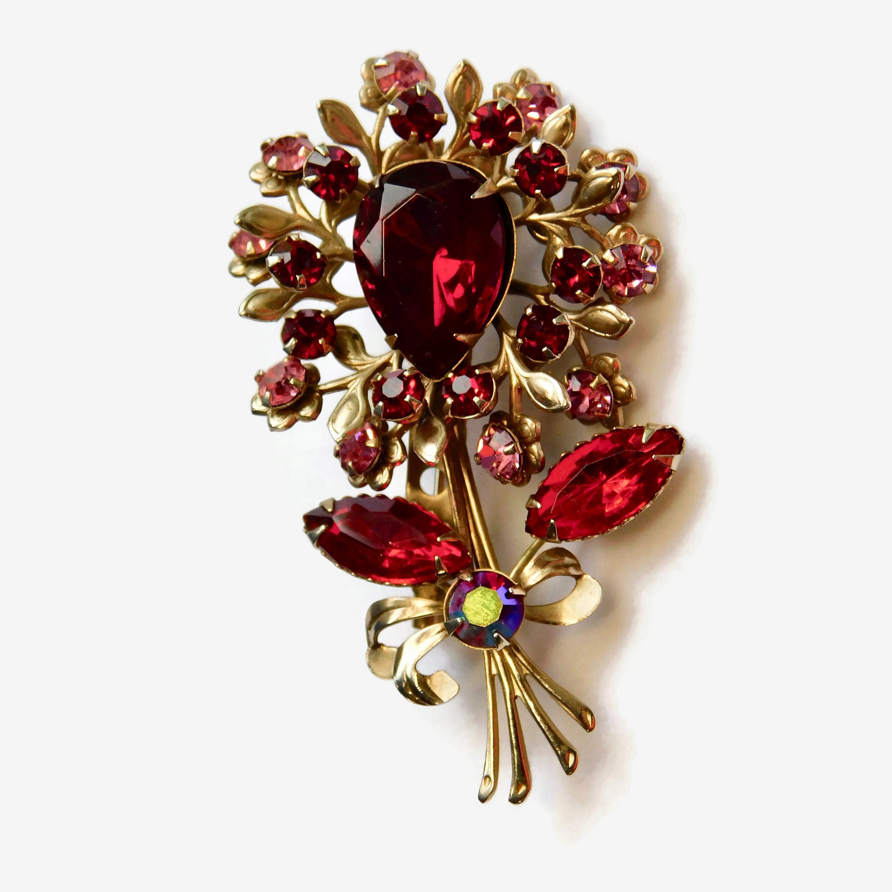 【気質アップ】 Vintage Flower Rhinestones Red and Pink With Tone Gold コレクション