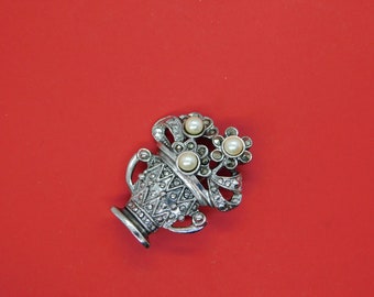 Vintage 1928 Silver tone with Marcasite Rhinestones and Faux Pearls Floral Vase Brooch/Pin.