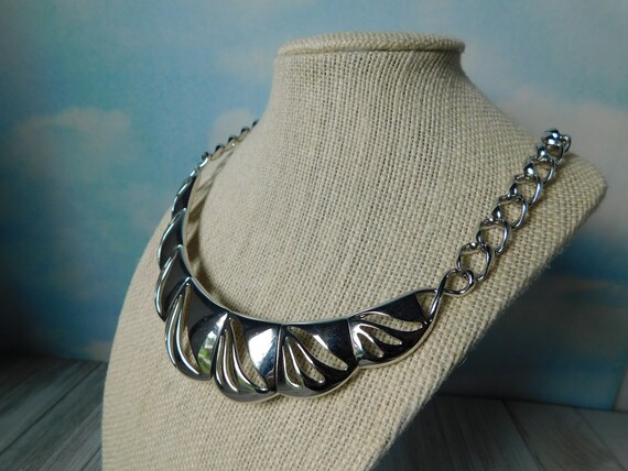 Vintage MONET Silver tone metal Modernist Choker … - image 2