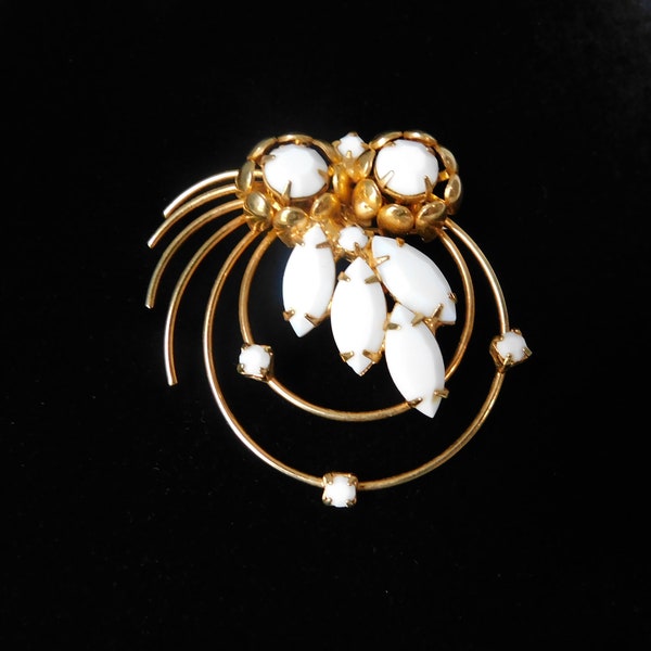 Vintage Gold-tone  with  Faceted Milk Glass  Brooch/pin.