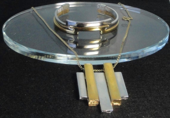 1977 AVON  Interlock Bangle/Cuff Bracelet and Pen… - image 4