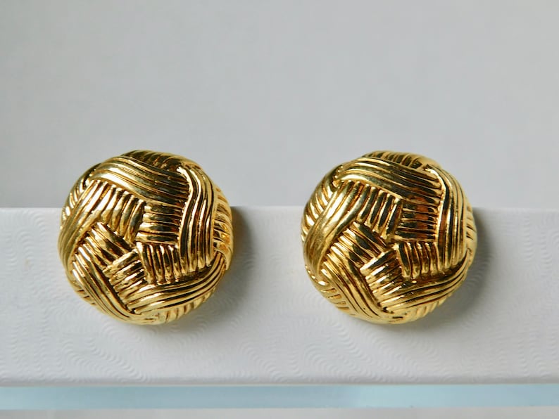 Vintage Oscar De La Renta Gold tone Clip on Earrings.