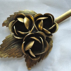 Large Antique Gold Tone Roses Brooch