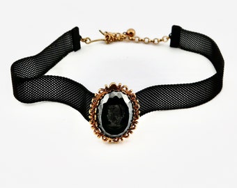 Vintage Japaned Mesh with Intaglio Glass Cameo Choker Necklace. Rare and Gorgeous Black and Gold Choker.