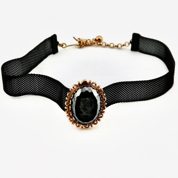 Vintage Japaned Mesh with Intaglio Glass Cameo Choker Necklace. Rare and Gorgeous Black and Gold Choker.