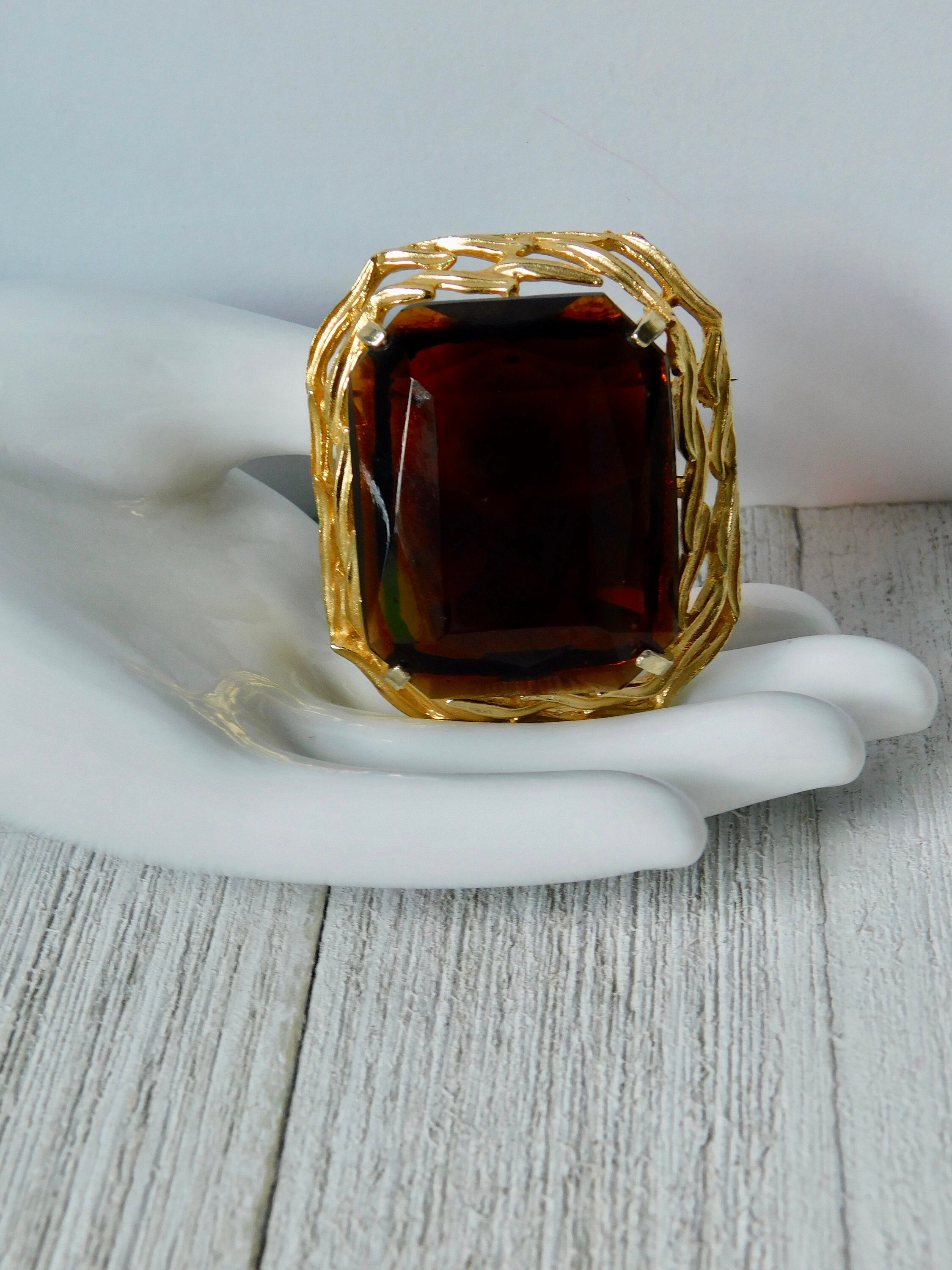Broche Ancienne Grand Modèle Rosace Laiton Doré Avec Résine Topaze - Bijou Vintage Rare