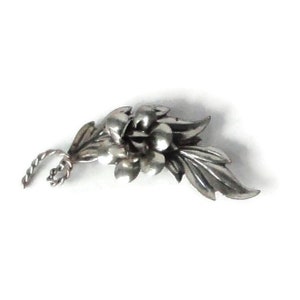 Antique STERLING Silver Flower and Leaves Brooch