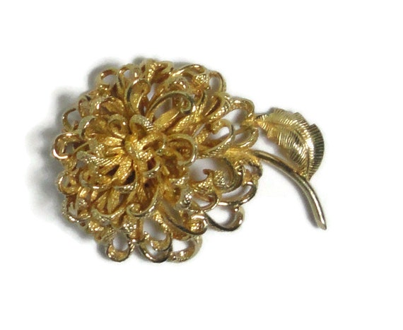 CASTLECLIFF Gold Tone Large Flower Brooch Pin. Si… - image 1