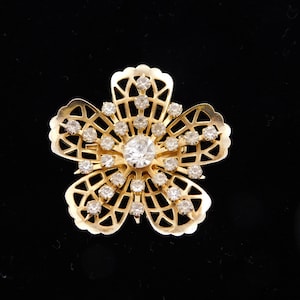 CORO Gold tone plating Clear Rhinestones Flower Brooch