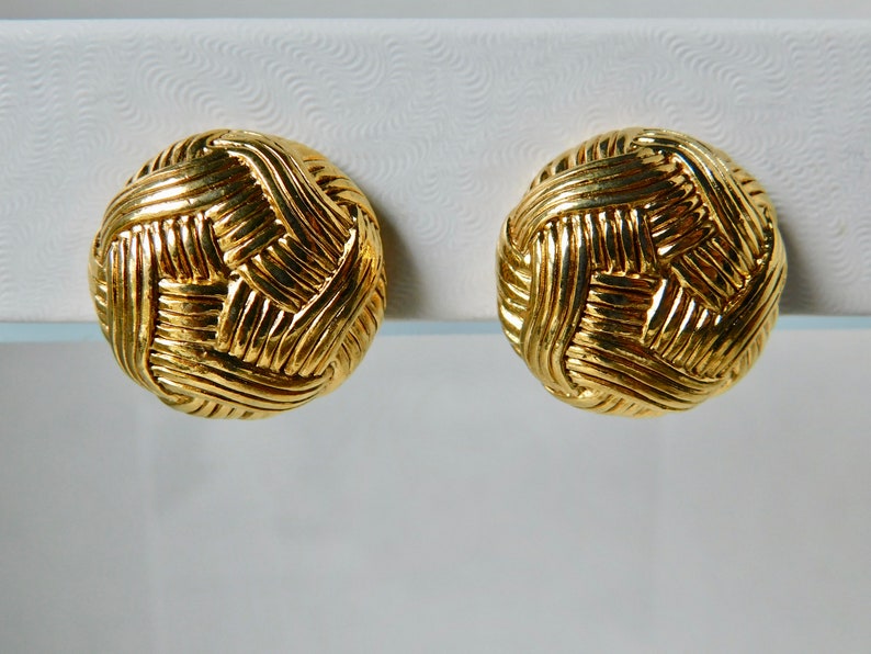 Vintage Oscar De La Renta Gold tone Clip on Earrings.