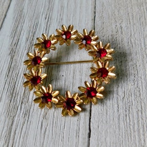 Vintage Gold Tone Circle with Flowers and Ruby Red Rhinestones Brooch/Pin