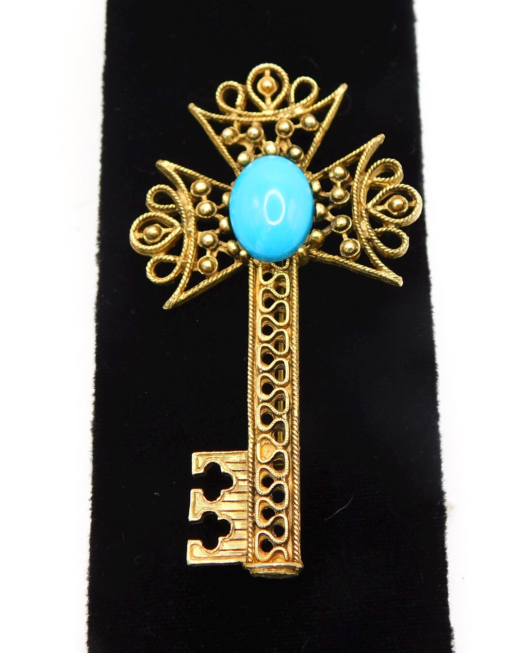 Filigree Key Vintage Gold Plating Filigree Skeleton KEY With Blue Cabochon Brooch. 3 ...
