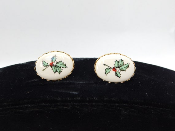 Vintage Oval Shaped Ceramic with Holly Leaves and… - image 3