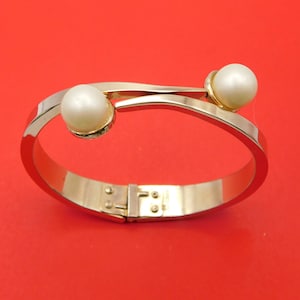 Vintage KRAMER Gold tone with Faux Pearls Hinged Clamper Bracelet.