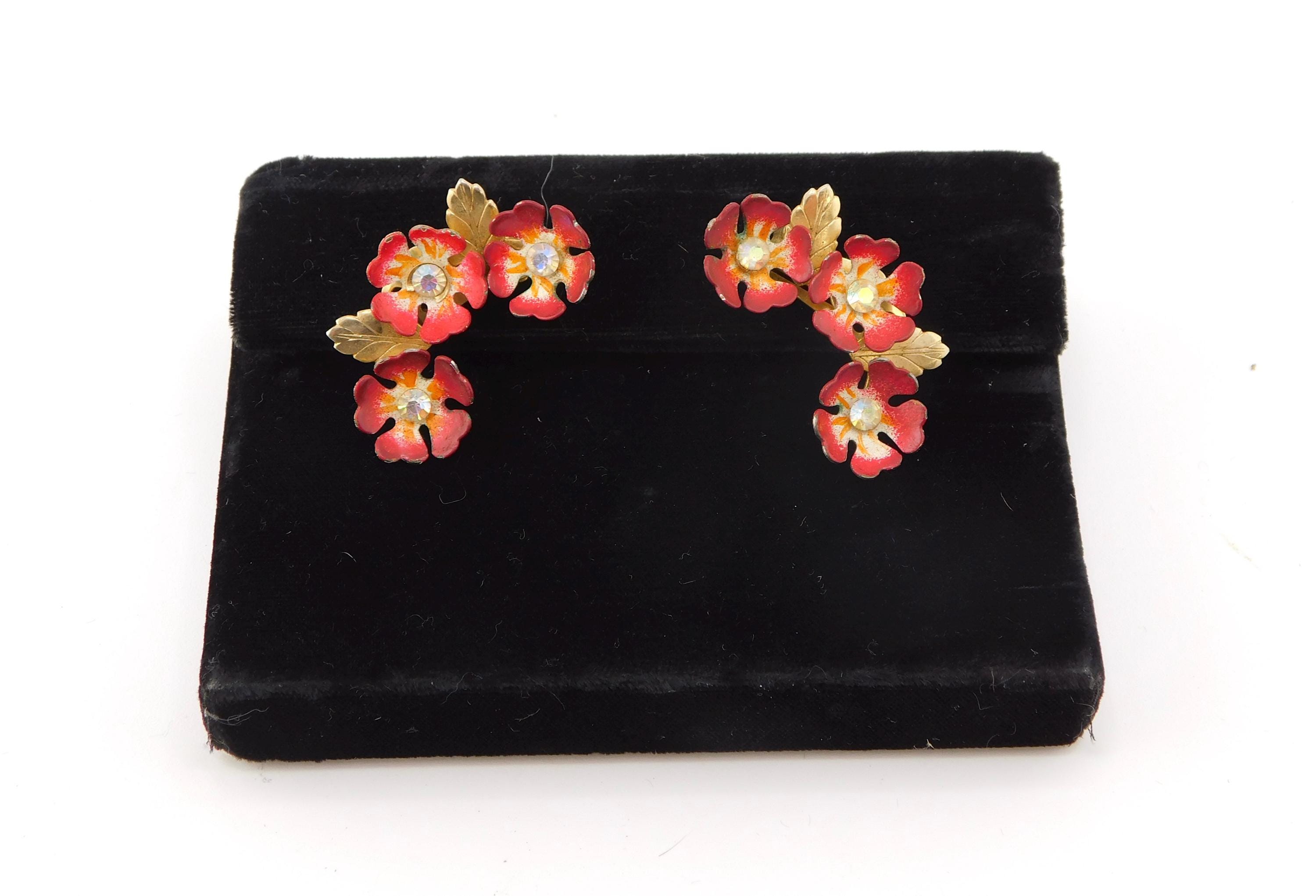 花飾りの女 Vintage CORO Enameled Flower Climber Earrings. - Etsy