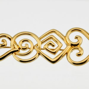 TRIFARI ™ Gold Open Work Brooch.