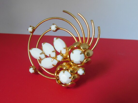 Vintage Gold-tone  with  Faceted Milk Glass  Broo… - image 6