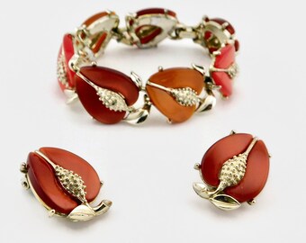 Vintage  Fruit Shaped LISNER Bracelet and Earrings. Shades of Brown and Orange Thermoset Lucite.