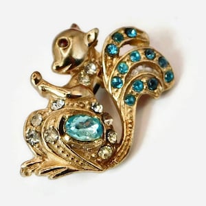 Vintage Gold tone with Aqua Blue and Clear Rhinestones Squirrel Brooch/Pin. Mid century Figural Brooch