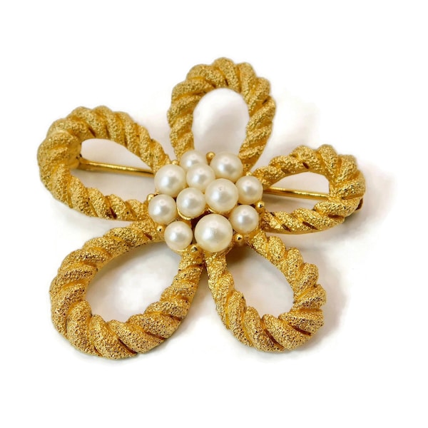 TRIFARI with Crown Gold tone  Textured Rope  in Flower shape with Faux Pearls Brooch.