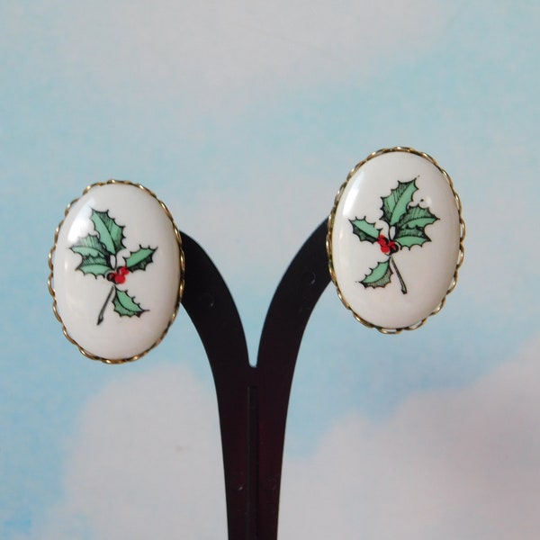 Vintage Oval Shaped Ceramic with Holly Leaves and Berry Screw backs Earrings.