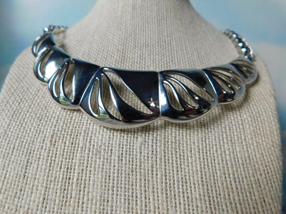 Vintage MONET Silver tone metal Modernist Choker … - image 3