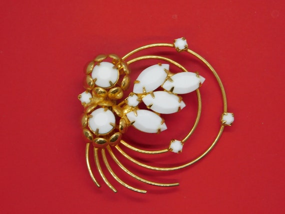 Vintage Gold-tone  with  Faceted Milk Glass  Broo… - image 10