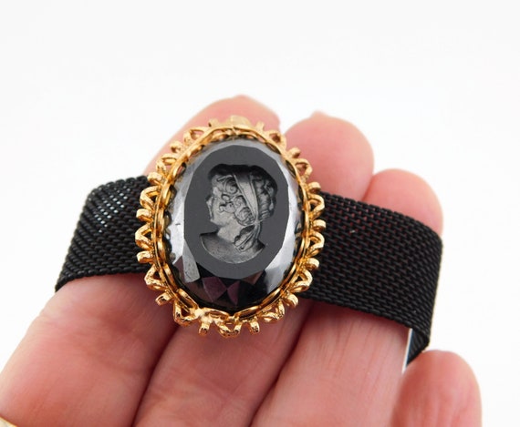 Vintage Japaned Mesh with Intaglio Glass Cameo Ch… - image 4