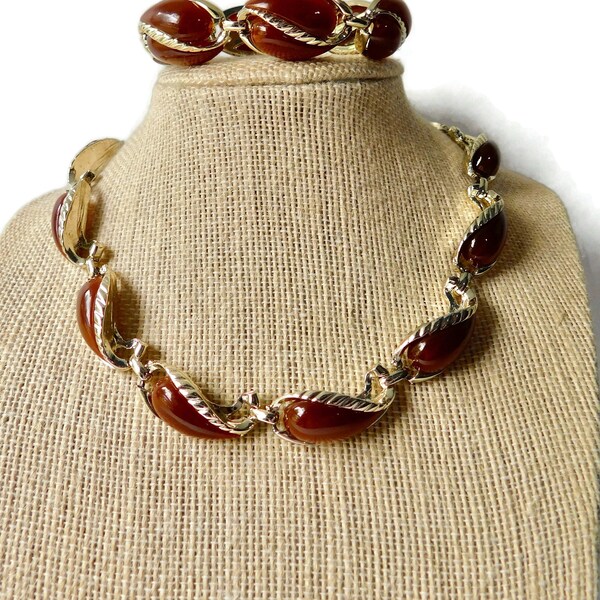 Vintage Gold tone with  Brown Lucite Choker  Necklace and Bracelet set. Mid century Demi-Parure.